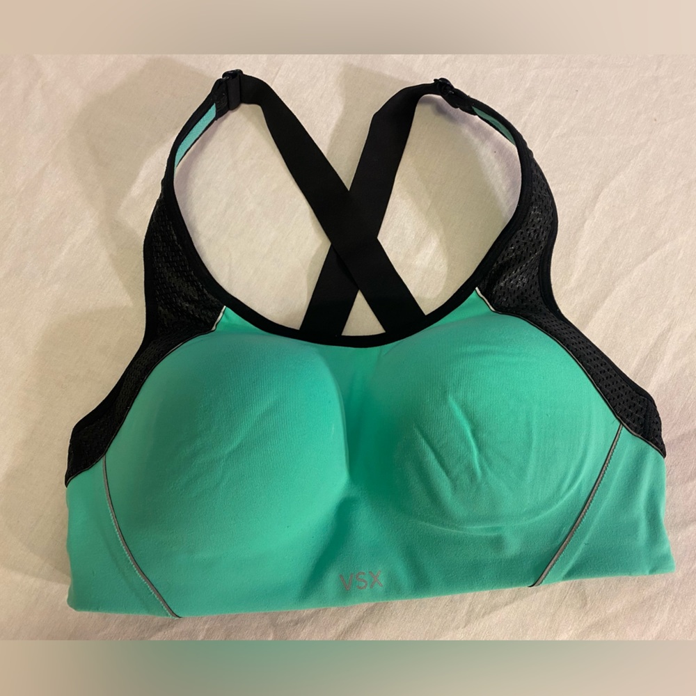 Victoria Secret sport bra size 32C Like New - Picture 3 of 10